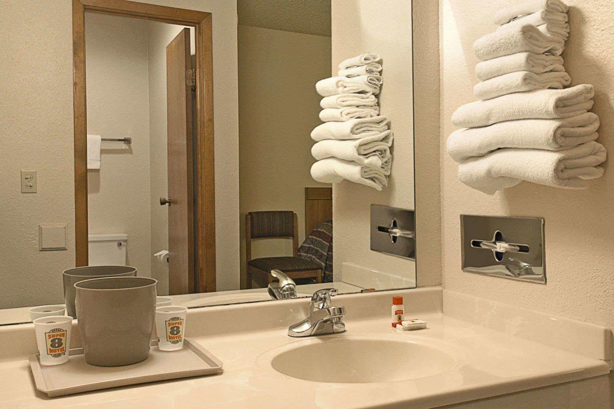 Holiday Inn Express & Suites Brownfield Eksteriør bilde