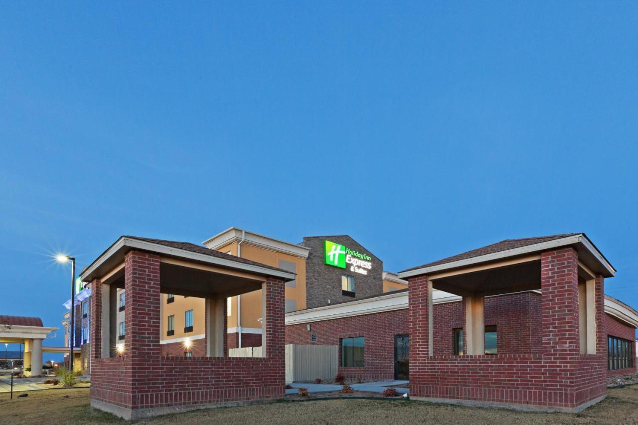 Holiday Inn Express & Suites Brownfield Eksteriør bilde